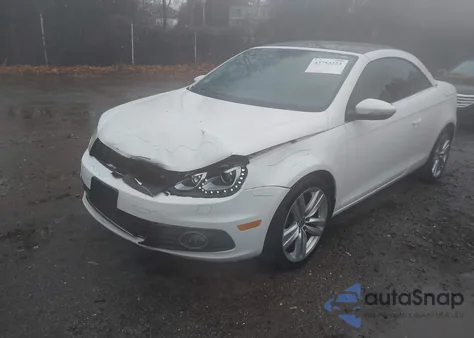2012 Volkswagen Eos Executive z USA, uszkodzony, nr VIN WVWFW7AH0CV009066